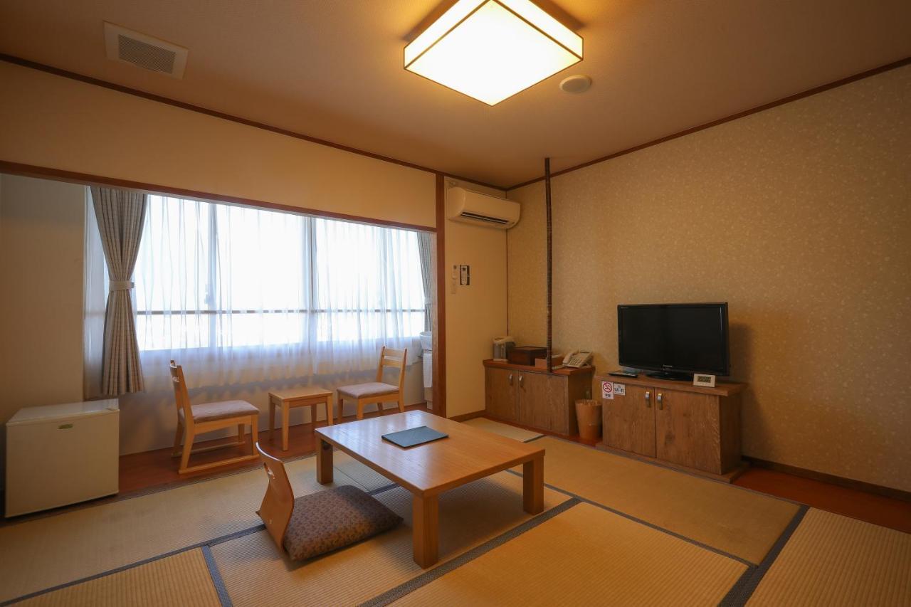 Ryokan Yamanami Yufu Buitenkant foto